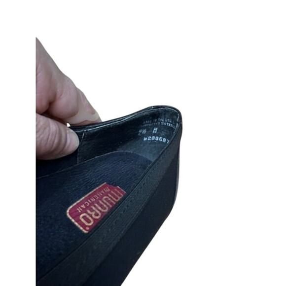 "MUNRO" Black Pumps 2" Chunky Heel Slip On SZ 9.5 Office Librarian Minimalist - Picture 4 of 13